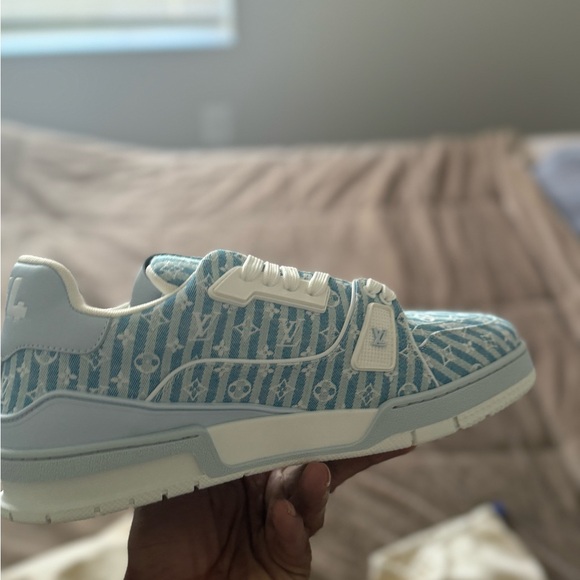 Louis Vuitton Trainers (Blue Striped Monogram Limited Edition) - Picture 3 of 3